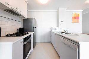 Colourful Comfort 1BR w Pool Gym & Reformer