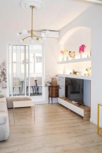 Central 2 bedroom Apartment in Bllok Agimi Art Center