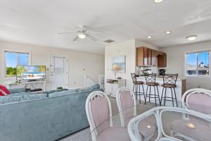 1702 - Sandpiper Lookout