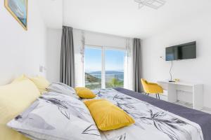 Luxury villa with a swimming pool Seget Donji, Trogir - 22094