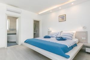 Luxury villa with a swimming pool Seget Donji, Trogir - 22094