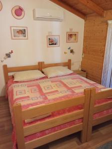 Rooms with a parking space Vrh, Krk - 24028