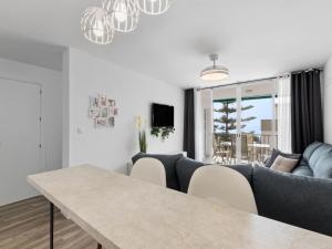 Apartment with Terrace near the Sea