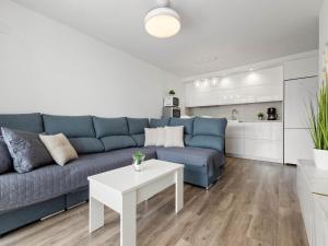 Apartment with Terrace near the Sea