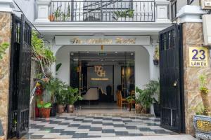 The Dahlia Hotel & Apartments