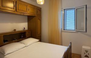 Awesome Apartment In Okrug Gornji With Wifi