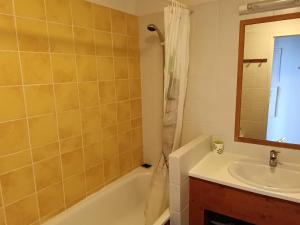 Appartements Appartement spacieux a Super Besse pour 4 personnes avec parking - FR-1-814-146 : photos des chambres