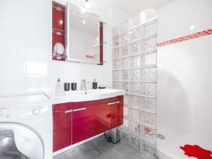 Appartement moderne au centre-ville avec balcon et wifi - FR-1-821-44