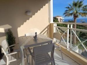 Appartement à Cannes : 2 pièces, 4 personnes, calme avec parking - FR-1-609-113