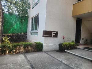 Suite Privada con Terraza y Baño, 5 min Six Flags