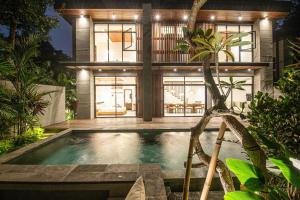Elegant 5BR Canggu Villa 400m to Pristine Beach