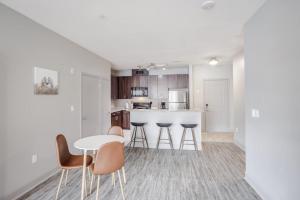 CozySuites at the Banks gym pool 15