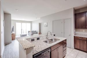 CozySuites at the Banks gym pool 15