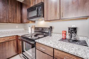 CozySuites at the Banks gym pool 15