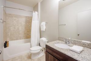 CozySuites at the Banks gym pool 15