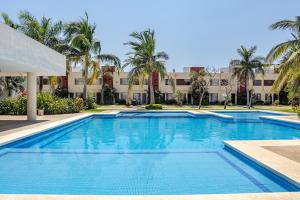 Spacious house with Acapulco club