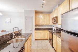 CozySuites at the Banks gym pool 06