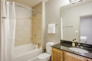 CozySuites at the Banks gym pool 06