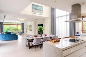 Luxury Dana Beach Resort & Spa