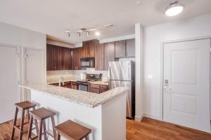 CozySuites at the Banks gym pool 14