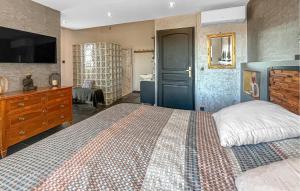 Maisons de vacances Lovely Home In Caveirac : photos des chambres
