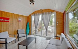 Maisons de vacances Nice Home In Creances With Wifi : photos des chambres