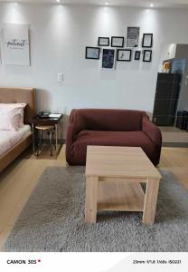 Cozy condo with balcony in Taguig