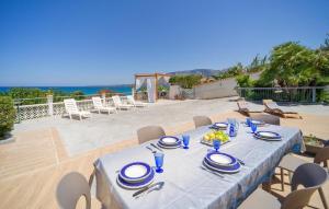 3 Bedroom Lovely Apartment In Trappeto