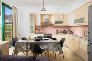 Aerino House - 2BD Apartment in Hersonissos - Sleeps 5