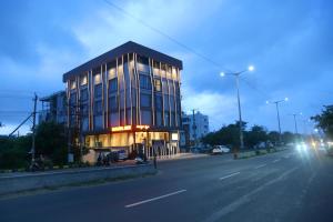 ROOTS A Unit of Coastal Dine Restaurant & Lodging