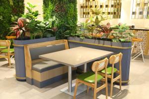 ROOTS A Unit of Coastal Dine Restaurant & Lodging