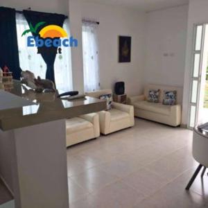 Ebeach Apartamento con aire, cocina y TV, a pasos de la playa