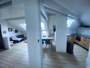 Appartements Les 4 flocons, avec piscine exterieure chauffee a 100m du lac et du centre , wifi, parking, sauna : photos des chambres