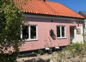 Mysigt stenhus i Simrishamn