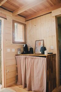 Tentes de luxe La Cabanoun, cabane perchee vue lac : photos des chambres