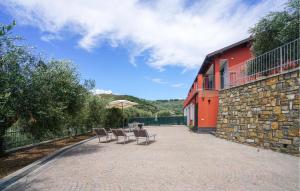 3 Bedroom Cozy Home In Imperia