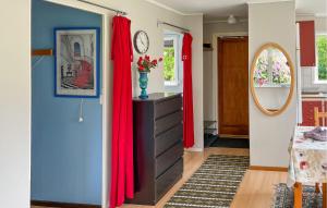 Beautiful Home In Älmhult With Wifi