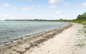 2 Bedroom Beautiful Home In Sydals