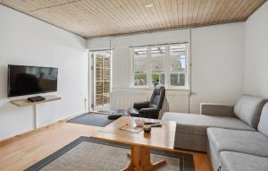 2 Bedroom Beautiful Home In Sydals