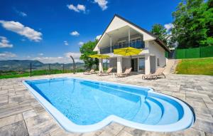 Amazing Home In Klanjec