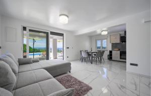 Amazing Home In Klanjec 
