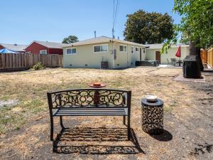 Modern 3BR in Silicon Valley - BBQ & Netflix