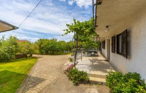 Lovely Apartment In Malinska With Wifi