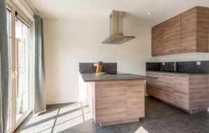 Gorgeous Home In Cadzand With Wifi