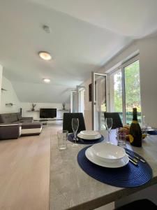 Quiet Forest Retreat with Pool