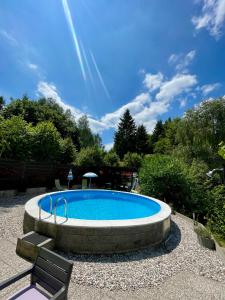 Quiet Forest Retreat with Pool 