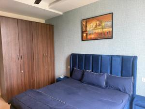 Downtown Stay - Tricity Cozy Flat