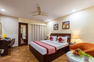 Hotel Picasso Residency Naraina Delhi - Couple Friendly Local IDs Accepted