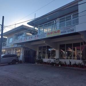 RedDoorz at Wyns Hotel