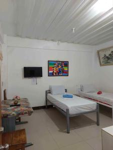 RedDoorz at Wyns Hotel